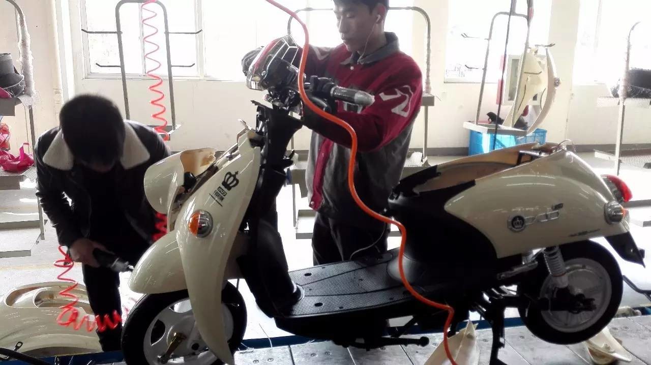 專業(yè)生產(chǎn)PVC護(hù)套、銅排、鋁排、新能源電池銅/鋁軟連接-人禾電子