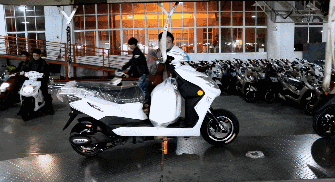 專業(yè)生產(chǎn)PVC護(hù)套、銅排、鋁排、新能源電池銅/鋁軟連接-人禾電子